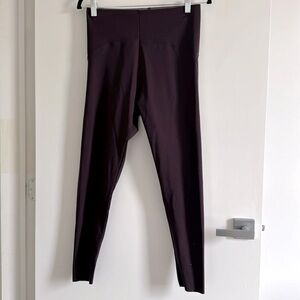Oysho Compress high waist eggplant leggings 7/8 length with laser cut details